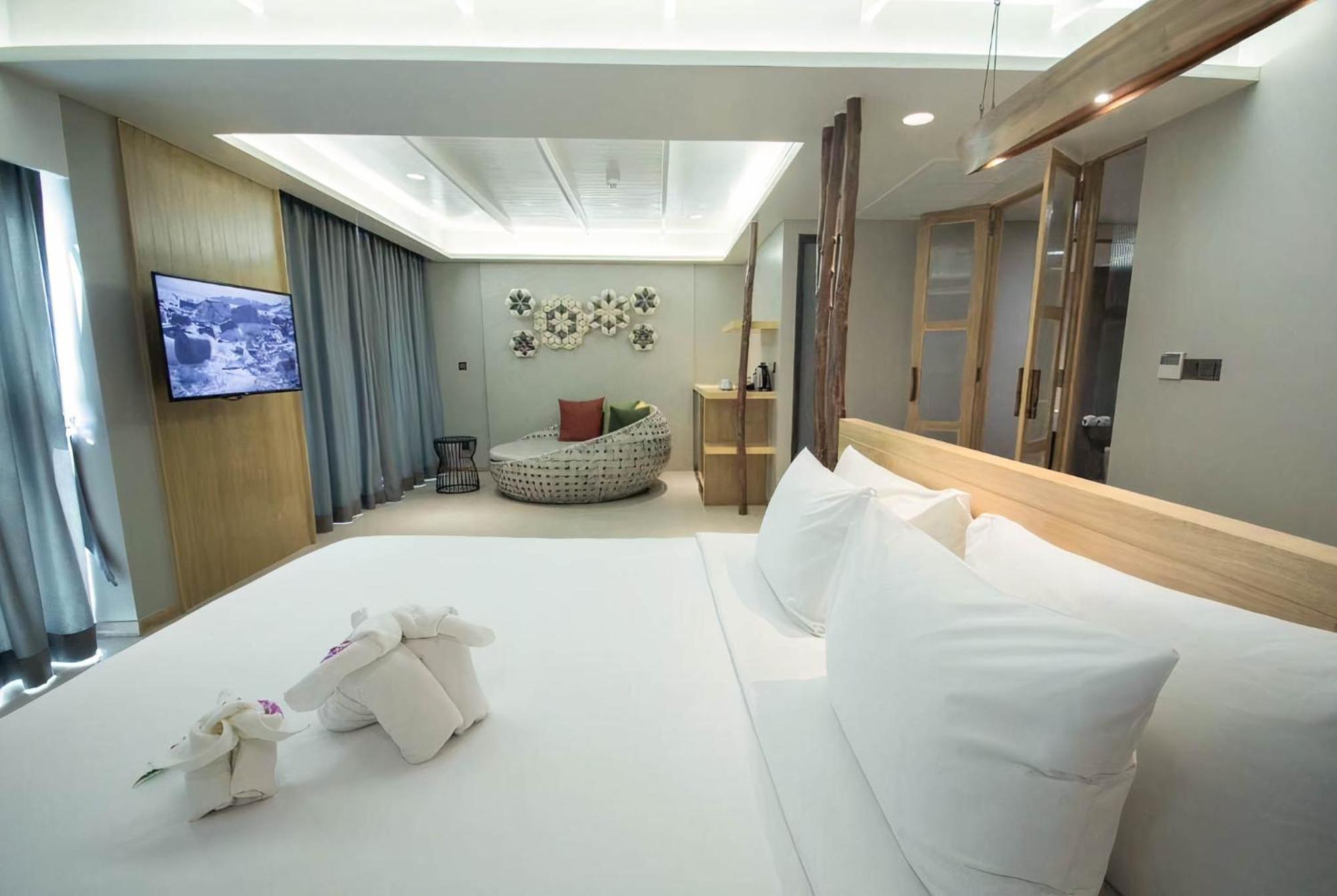 Andaman Cannacia Resort & Spa - Sha Extra Plus Kata Beach  Exterior photo Deluxe Pool Access